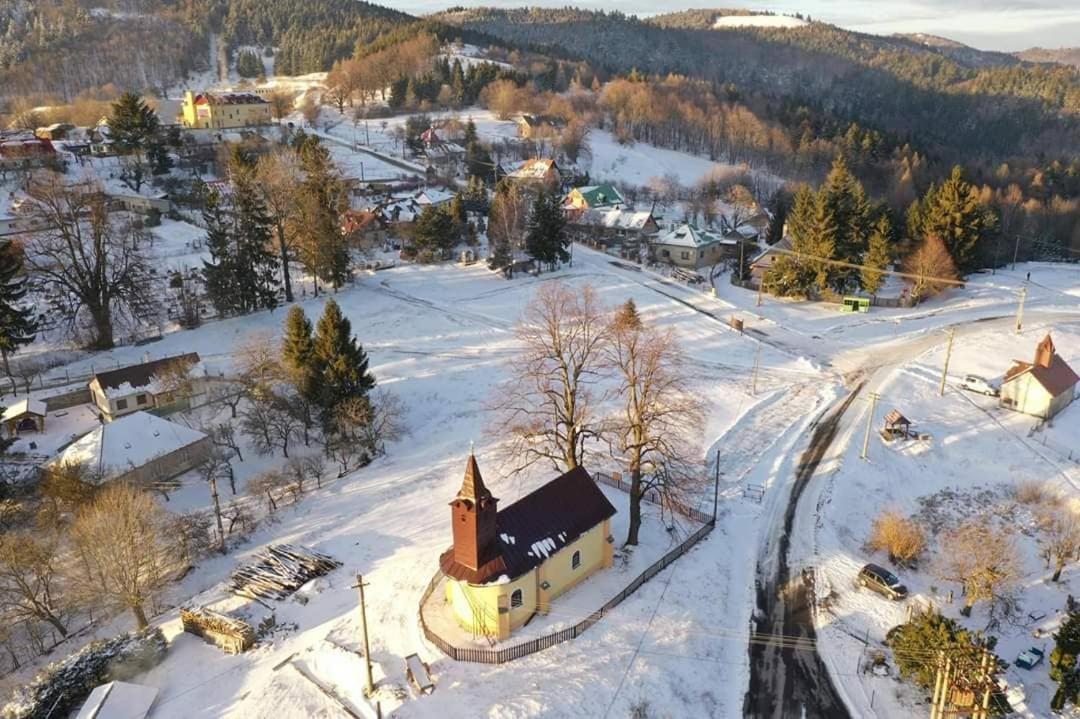 Burg Nad Banskou Stiavnicou Guest House ชเตียฟนิซเก บาเน ภายนอก รูปภาพ