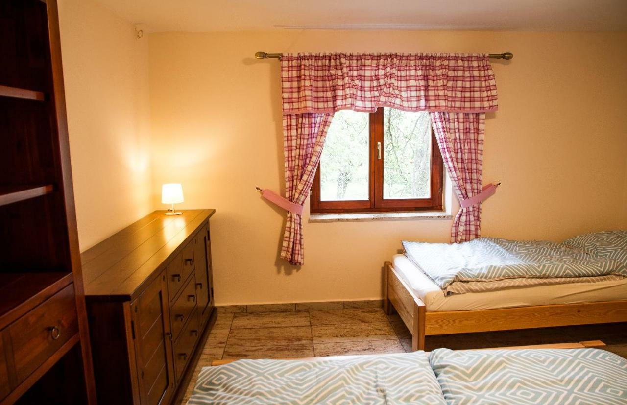 Burg Nad Banskou Stiavnicou Guest House ชเตียฟนิซเก บาเน ภายนอก รูปภาพ