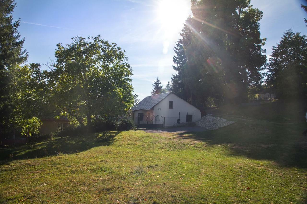 Burg Nad Banskou Stiavnicou Guest House ชเตียฟนิซเก บาเน ภายนอก รูปภาพ
